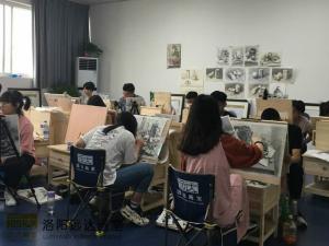 洛陽畫室之現(xiàn)代油畫創(chuàng)作